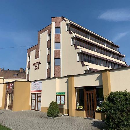Hotel San Holíč Exteriér fotografie